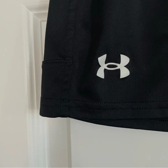 Under Armour Youth XL Black Athletic Shorts - Picture 2 of 7